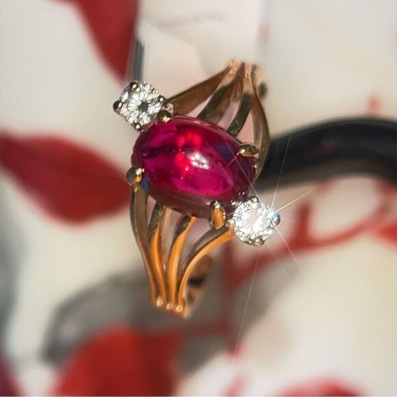 14k Cabuchon Ruby & Diamonds Ring - Picture 3 of 15